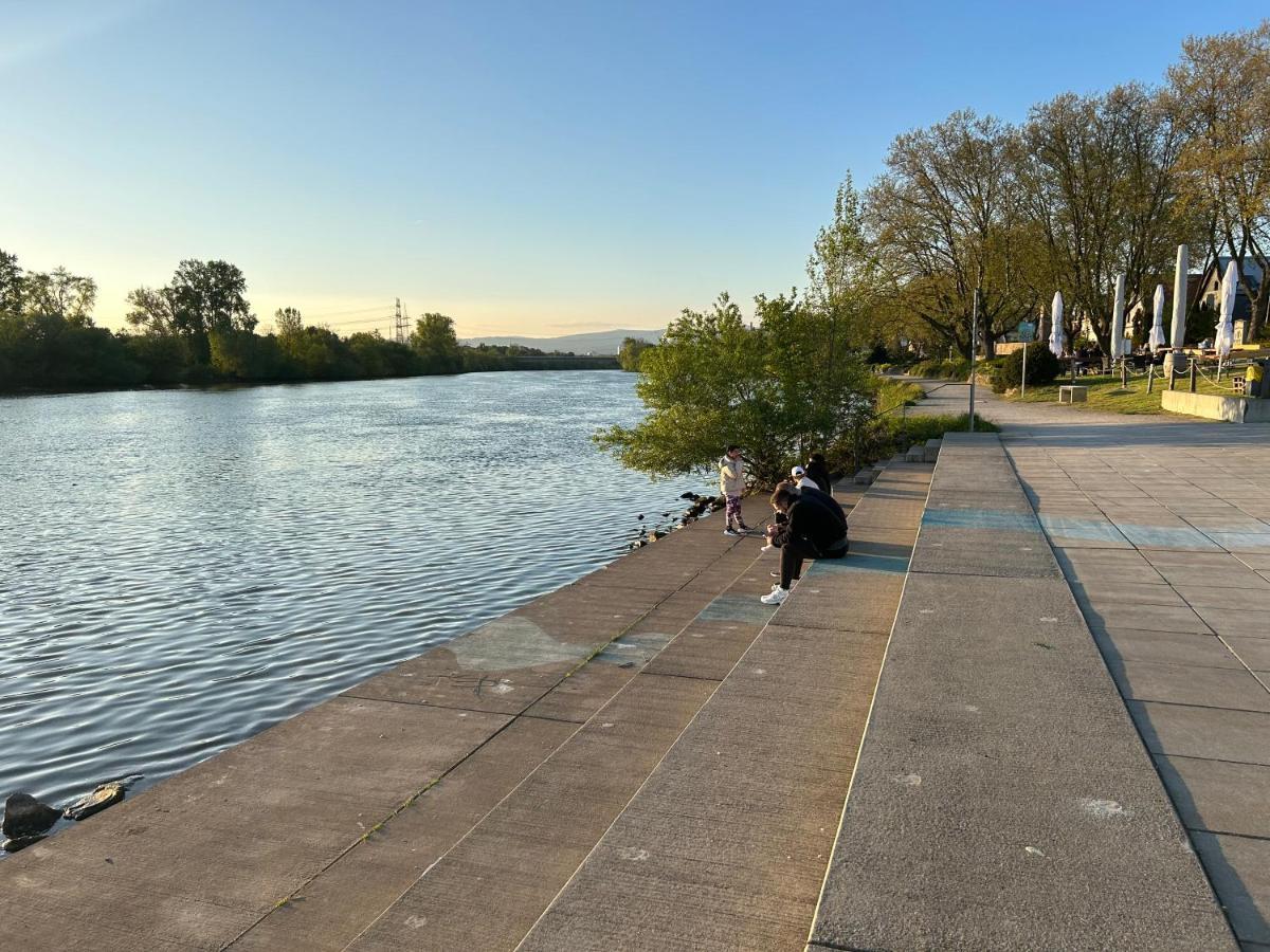 Riverside Airport Hotel Kelsterbach Esterno foto