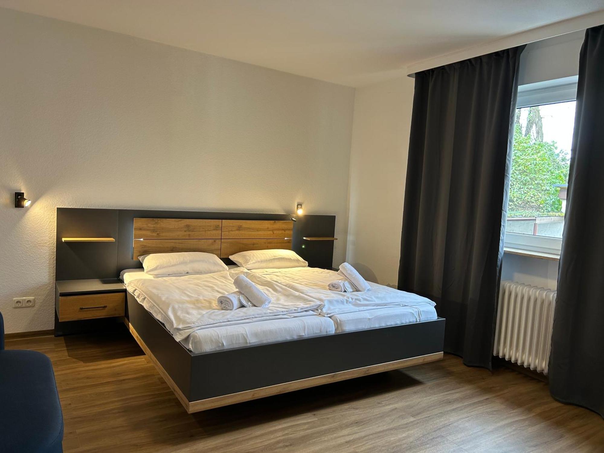 Riverside Airport Hotel Kelsterbach Esterno foto