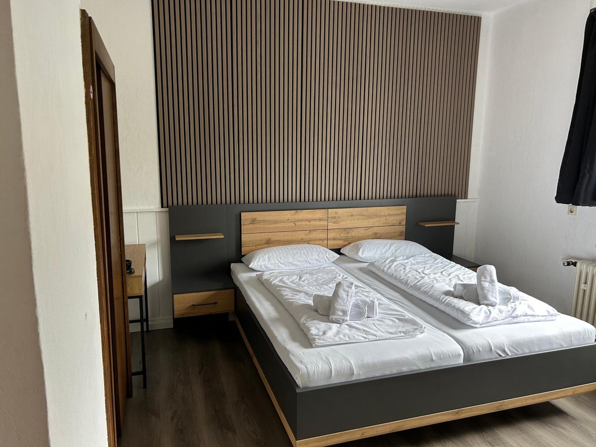 Riverside Airport Hotel Kelsterbach Esterno foto