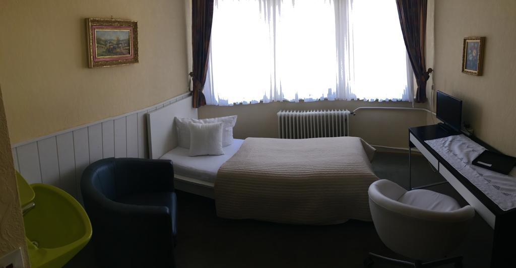 Riverside Airport Hotel Kelsterbach Esterno foto