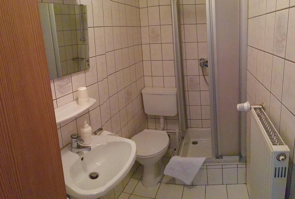 Riverside Airport Hotel Kelsterbach Esterno foto